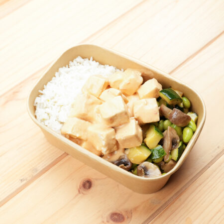 Tofu em Molho de Côco e Caril Vermelho