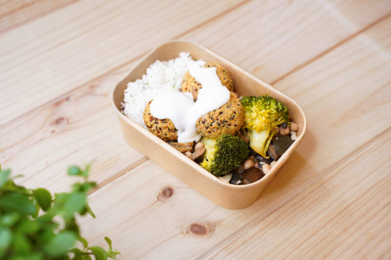 [A LA CARTE] - Bolinhas de Atum e Quinoa com Molho de Côco e Gengibre