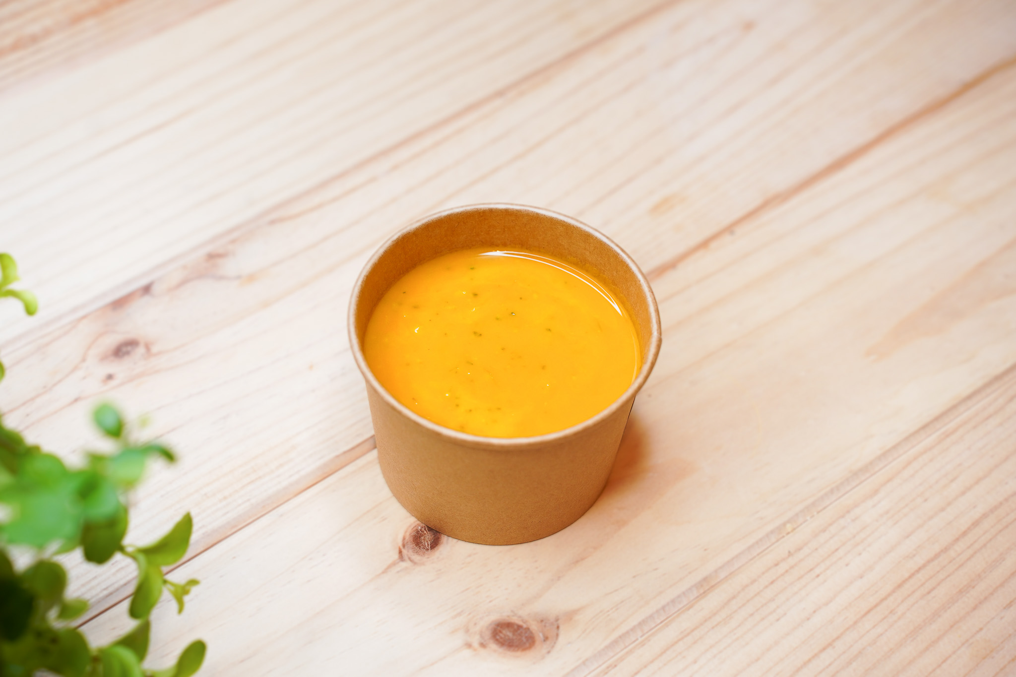 Sopa de Batata Doce com Cúrcuma e Brócolos