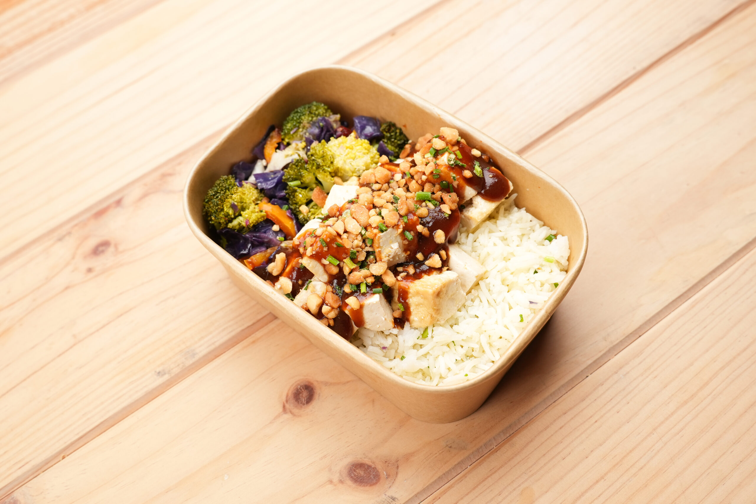 Cubos de Tofu Assados em Molho Teriyaki e Cebolinho