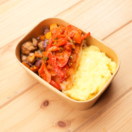 [A LA CARTE] - Pescada Fumada com Cebolada de Tomate, Pimento e Coentros