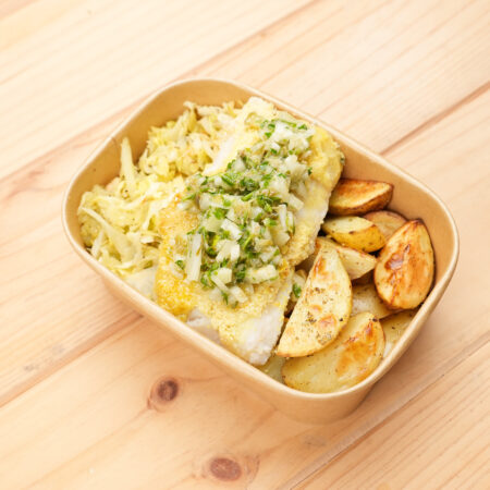 Pescada Dourada com Picatta de Salsa, Alcaparras e Limão