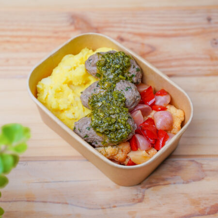Kebabs de Alcatra com Molho Chimichurri