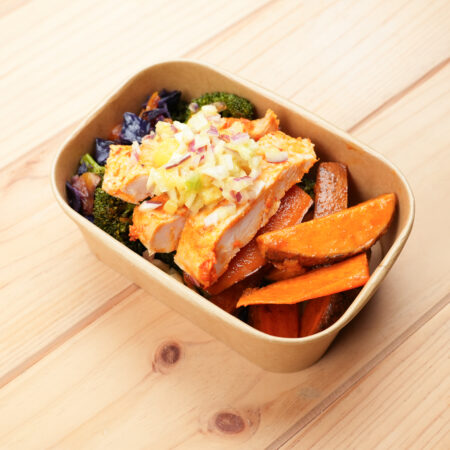 Frango com Aji Peruano e Salada de Ananás Assado, Funcho e Vinagrete de Laranja