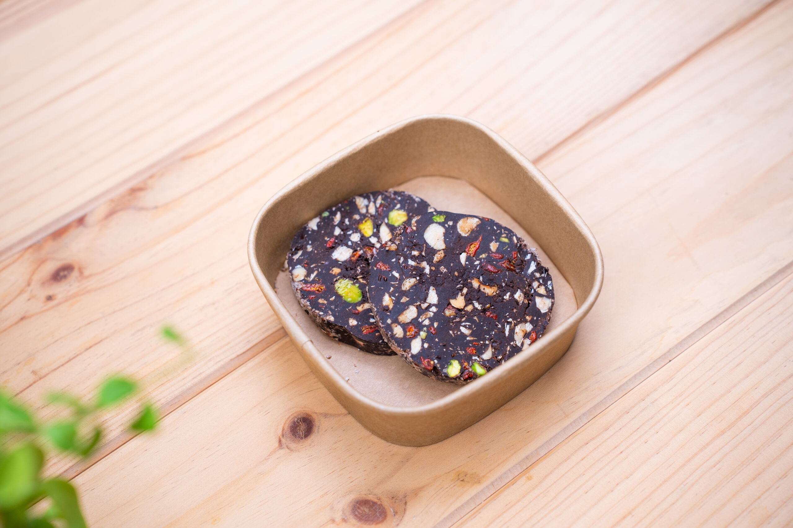 Salame Paleo de Frutos Secos, Coco e Bagas goji