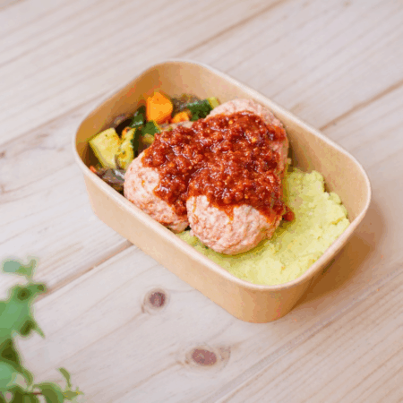 Almôndegas de Frango com Tomate e Azeitona com Molho Calabrese